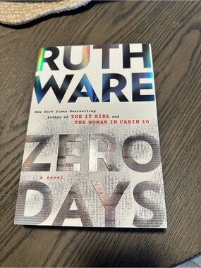 📚2 for $15 📚Zero Days by Ruth Ware